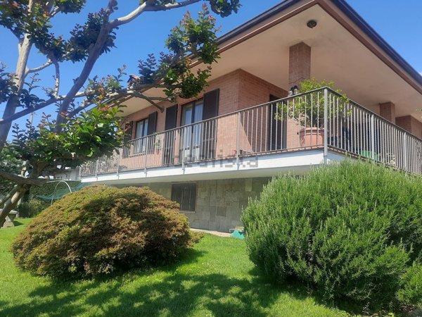 casa indipendente in vendita a Gaglianico