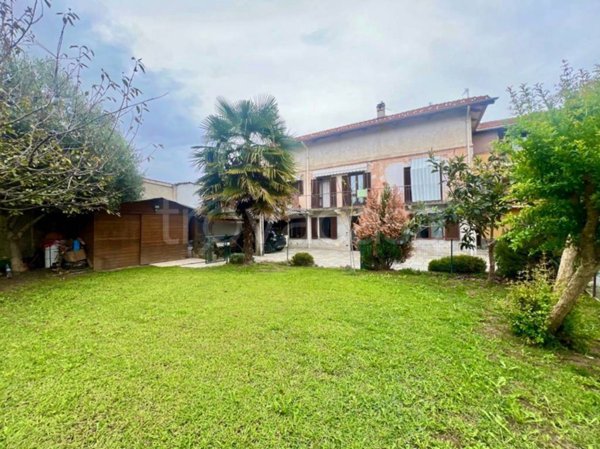 casa indipendente in vendita a Gaglianico