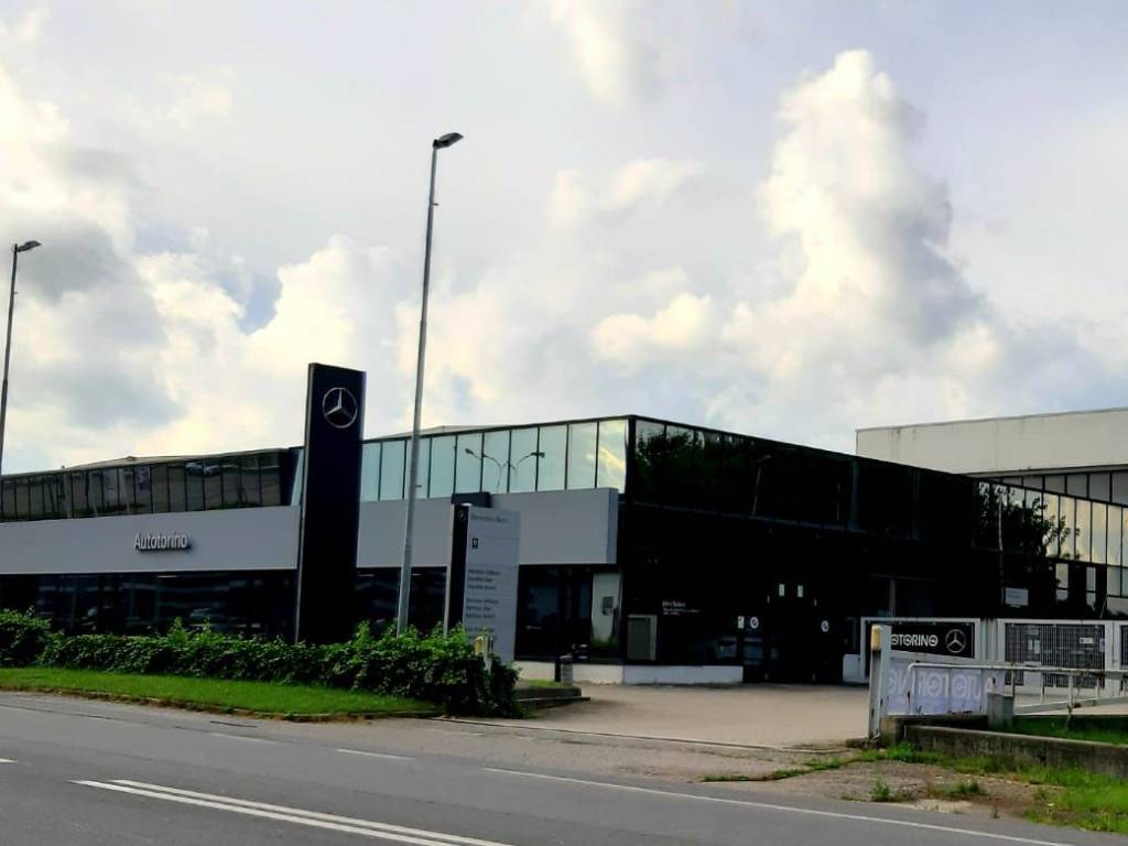 negozio in vendita a Gaglianico