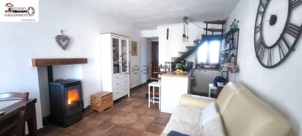 casa indipendente in vendita a Gaglianico