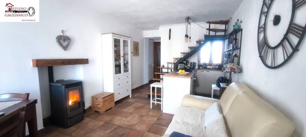 casa indipendente in vendita a Gaglianico