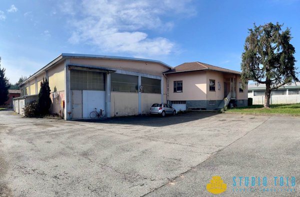 capannone in vendita a Gaglianico