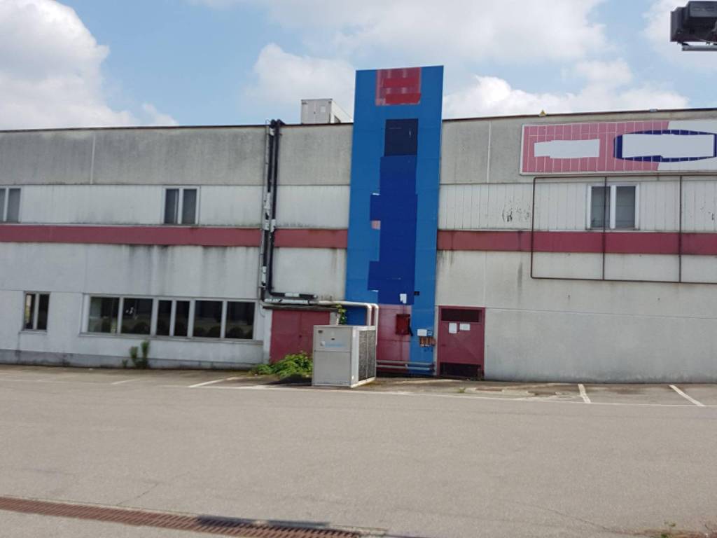 locale commerciale in vendita a Gaglianico