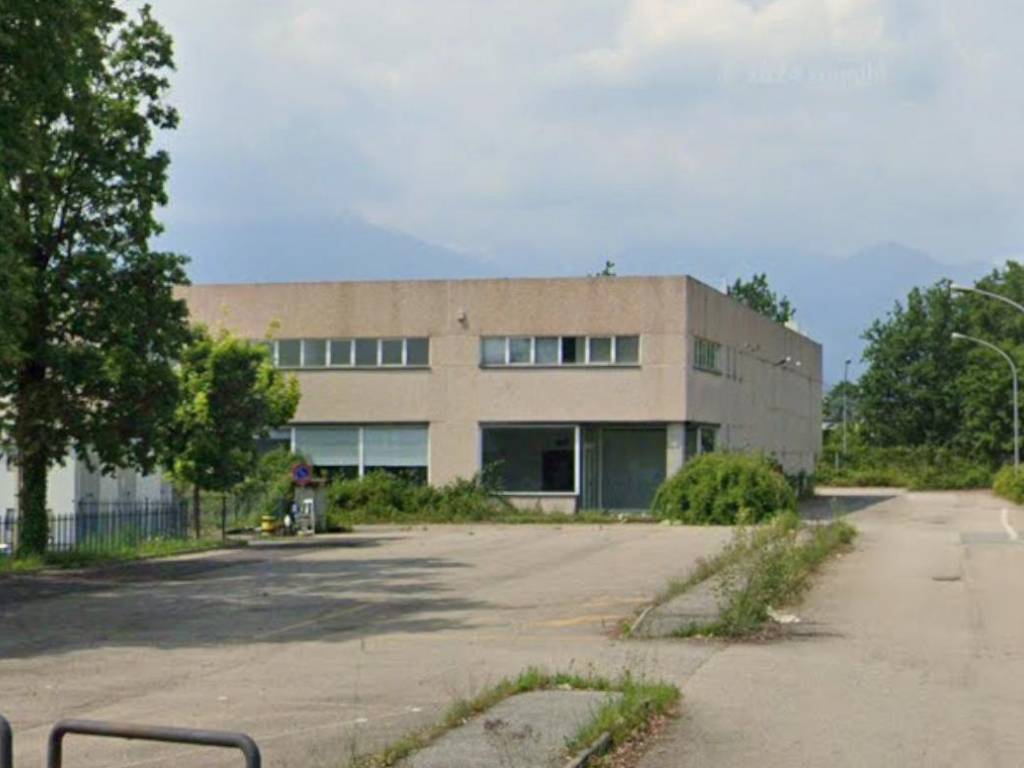 locale commerciale in vendita a Gaglianico