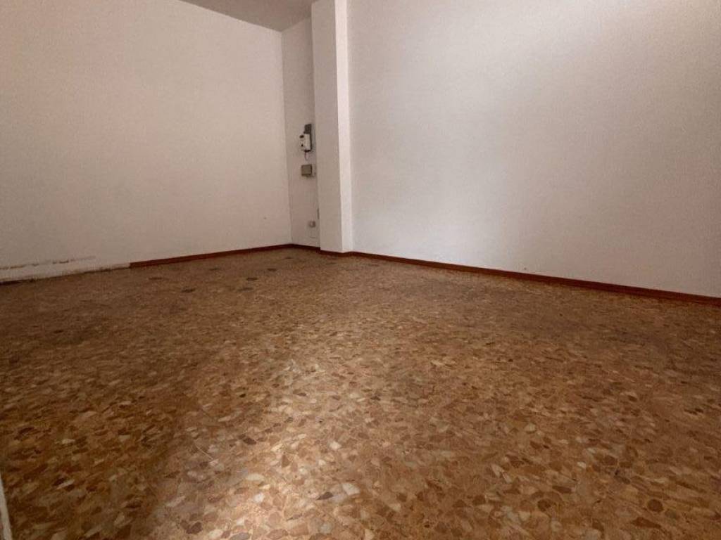 negozio in vendita a Gaglianico