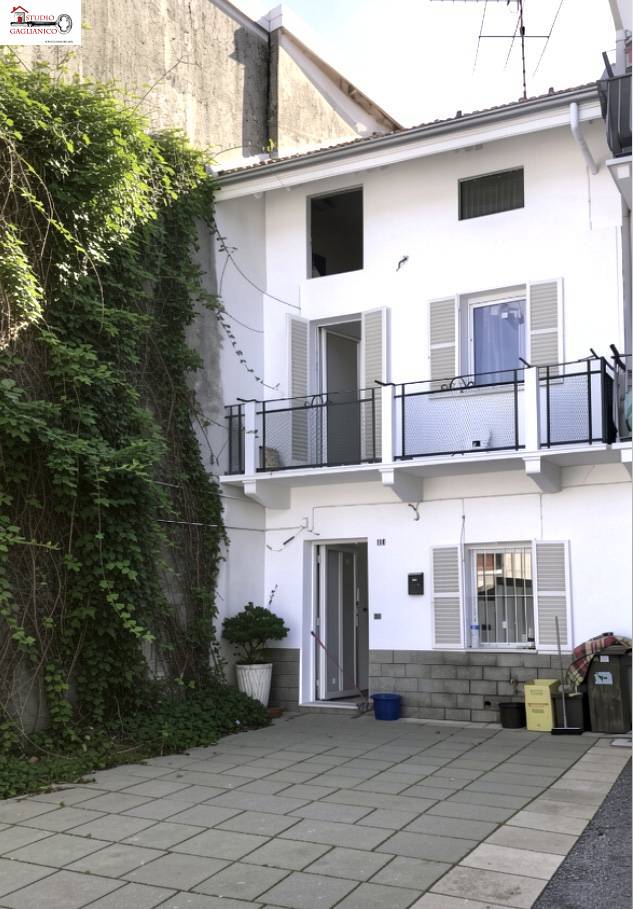 casa semindipendente in vendita a Gaglianico
