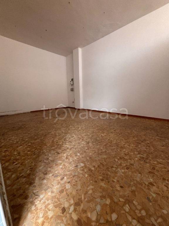 negozio in vendita a Gaglianico