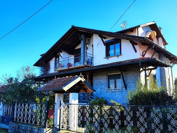 casa indipendente in vendita a Gaglianico