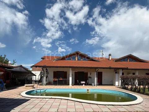 casa indipendente in vendita a Gaglianico