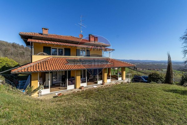 casa indipendente in vendita a Magnano