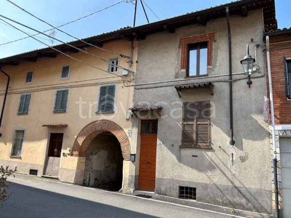 casa indipendente in vendita a Magnano