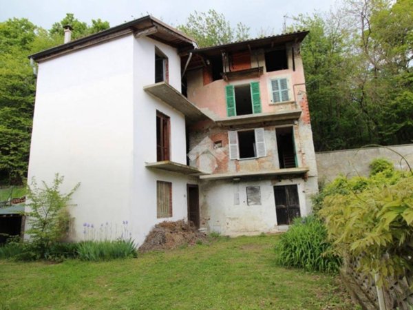 casa indipendente in vendita a Magnano