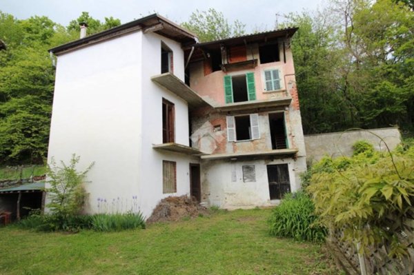 casa indipendente in vendita a Magnano