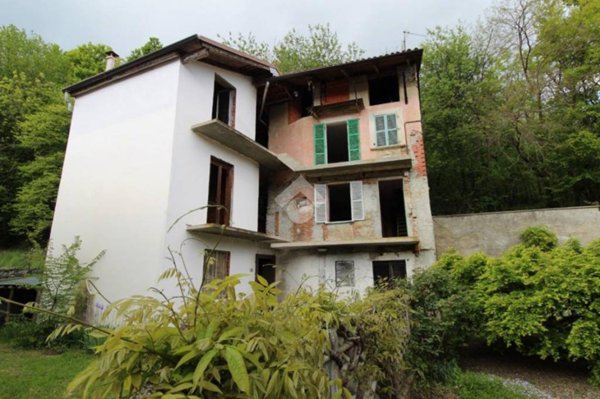 casa indipendente in vendita a Magnano