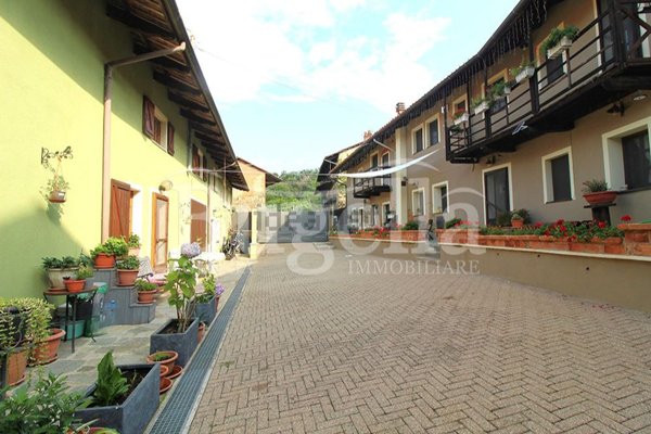 casa semindipendente in vendita a Magnano