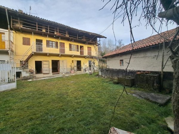 casa semindipendente in vendita a Magnano