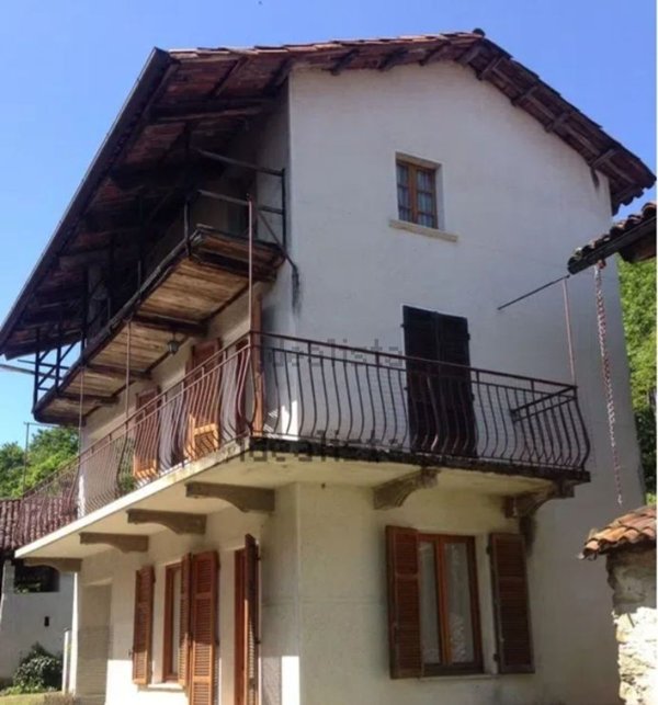 casa indipendente in vendita a Magnano