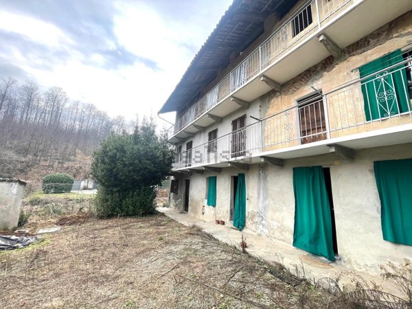 casa indipendente in vendita a Magnano
