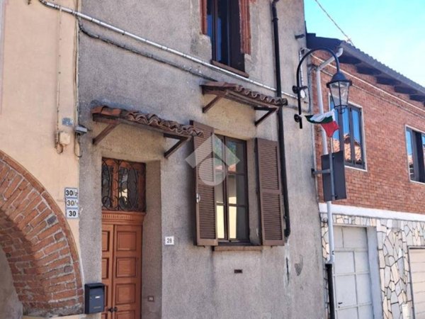 casa indipendente in vendita a Magnano