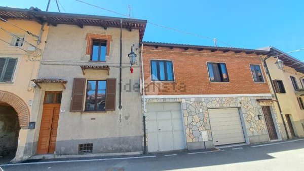 casa semindipendente in vendita a Magnano
