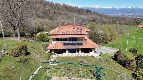 casa indipendente in vendita a Magnano