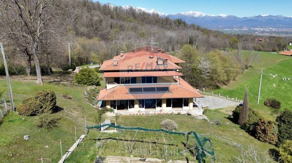 casa indipendente in vendita a Magnano