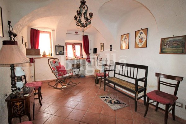 casa indipendente in vendita a Magnano