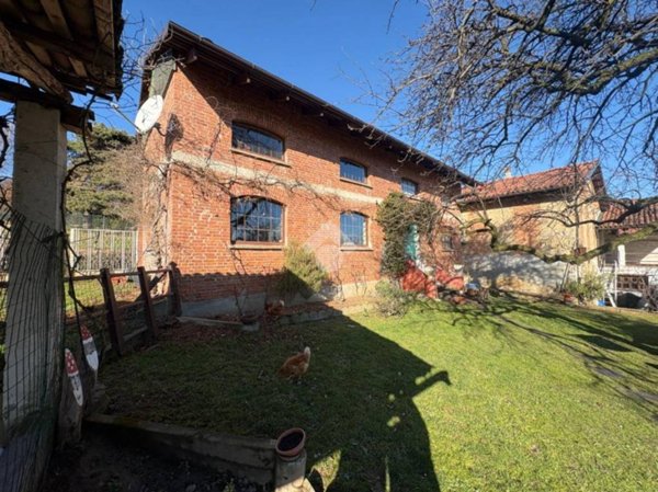 casa indipendente in vendita a Magnano