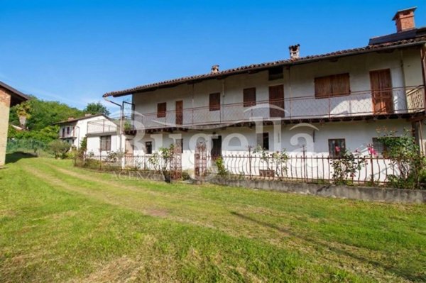 casa indipendente in vendita a Magnano