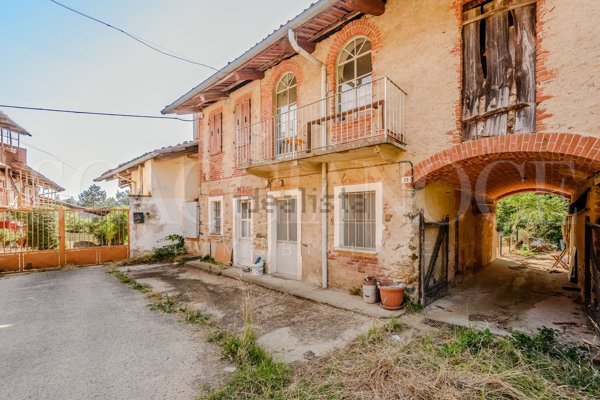 casa indipendente in vendita a Magnano