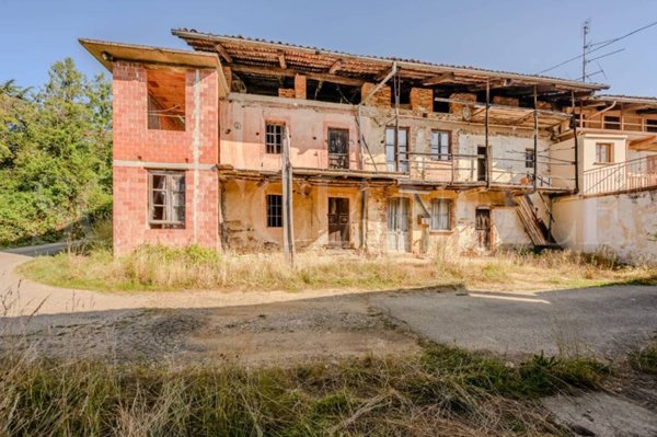casale in vendita a Magnano