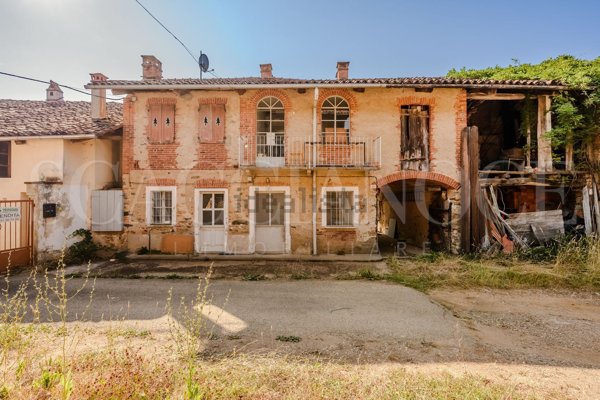 casa indipendente in vendita a Magnano