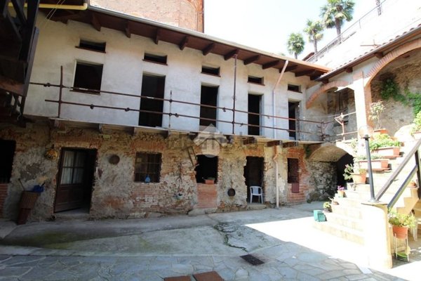 casa indipendente in vendita a Magnano