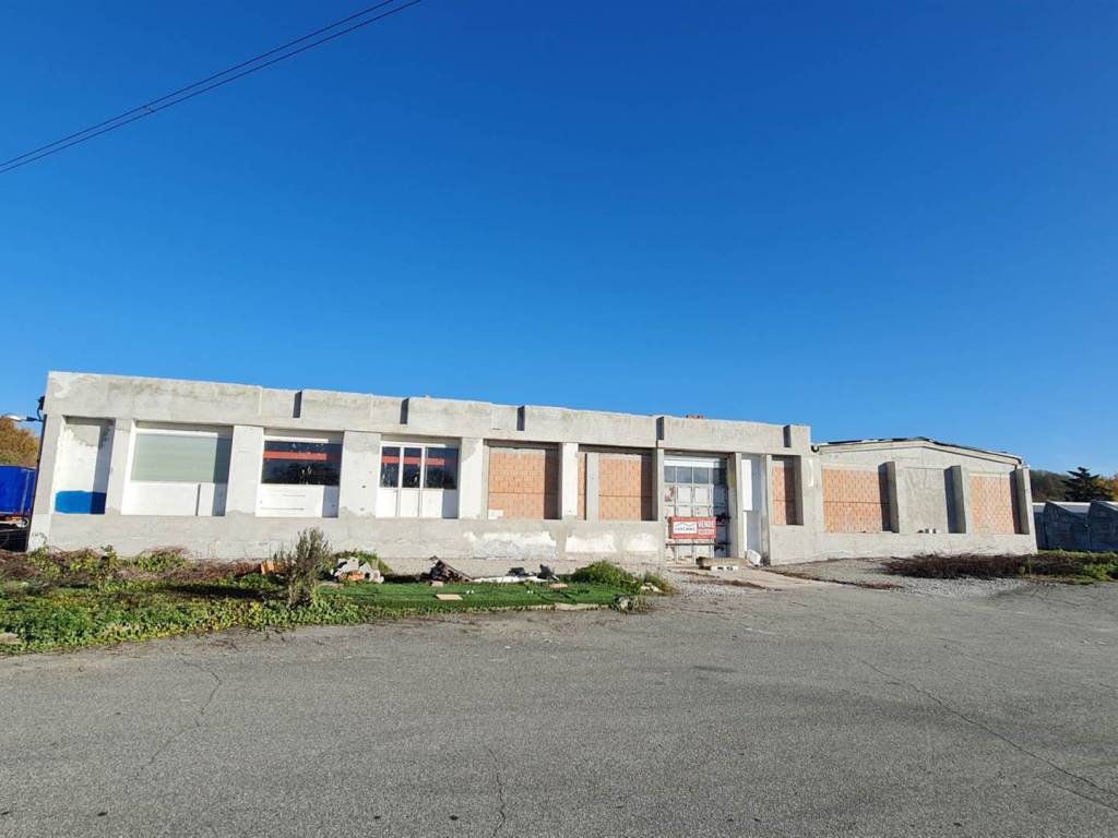 locale commerciale in vendita a Massazza