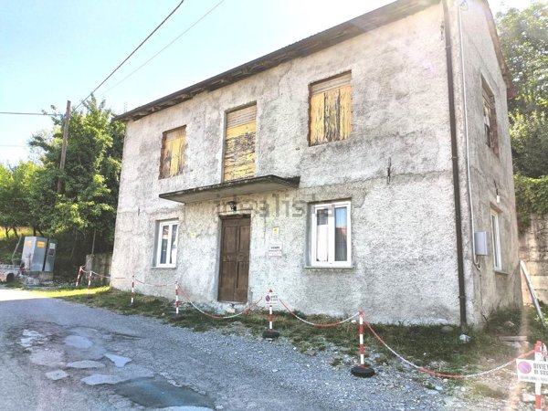 casa indipendente in vendita ad Albera Ligure in zona Figino