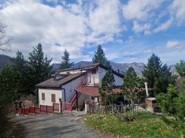 casa indipendente in vendita ad Albera Ligure in zona San Martino