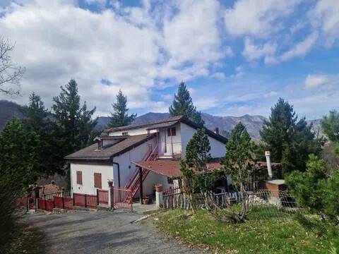 casa indipendente in vendita ad Albera Ligure in zona San Martino