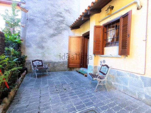 casa semindipendente in vendita a Masserano