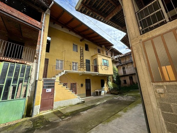 casa semindipendente in vendita a Masserano