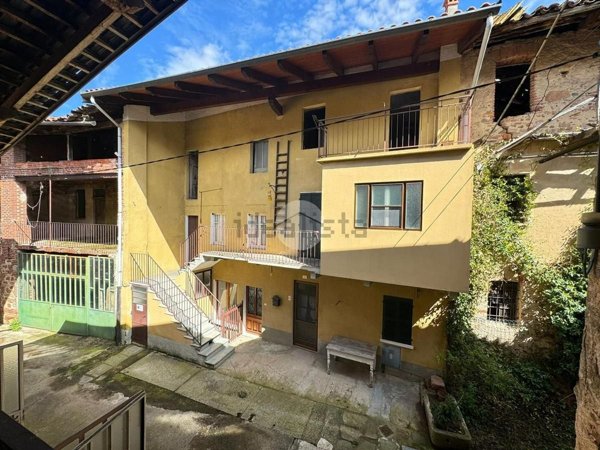 casa semindipendente in vendita a Masserano