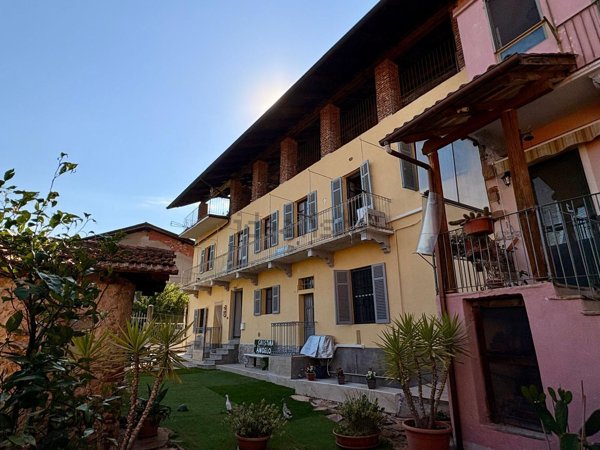 casa semindipendente in vendita a Masserano