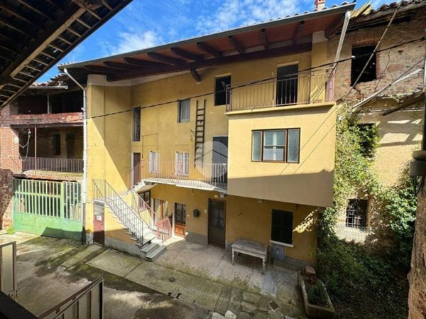 casa indipendente in vendita a Masserano