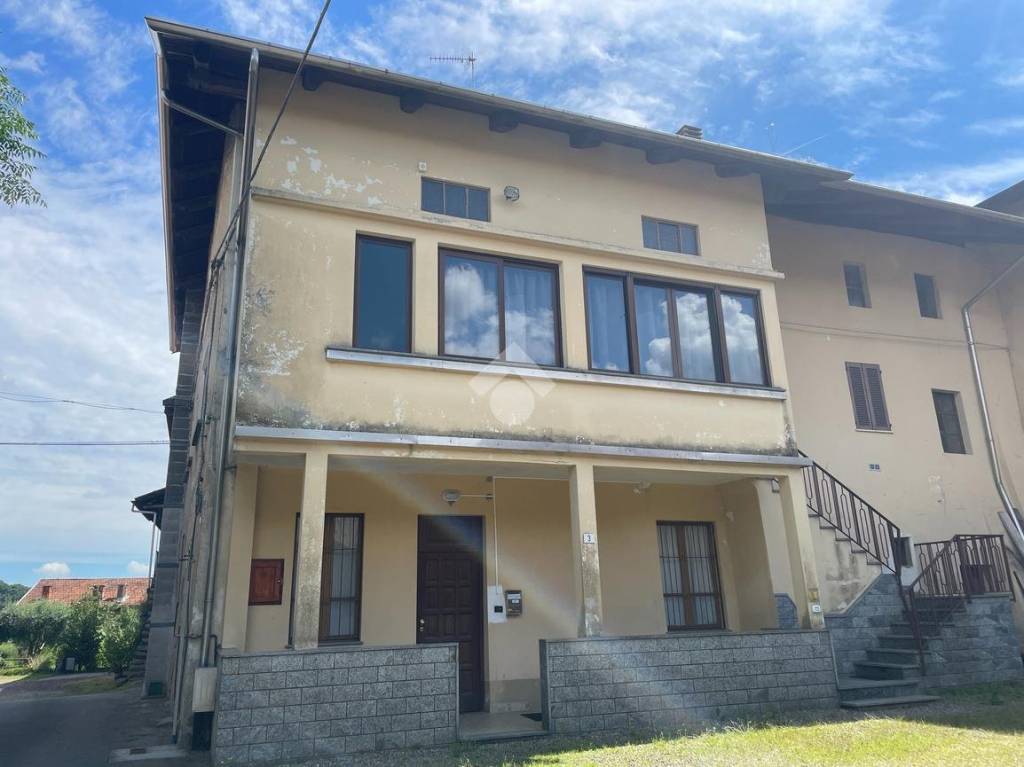 casa indipendente in vendita a Mezzana Mortigliengo in zona Mondalforno