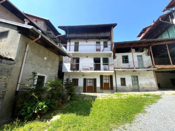casa indipendente in vendita a Miagliano