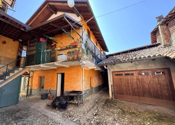 casa indipendente in vendita a Miagliano