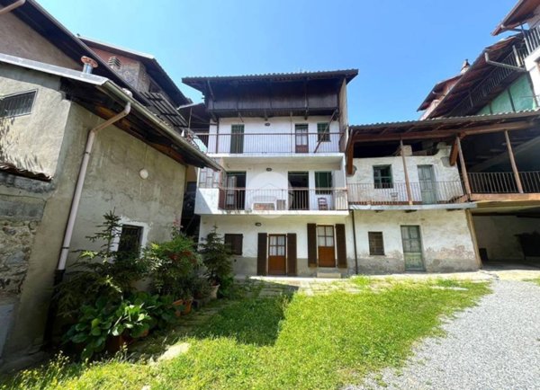 casa indipendente in vendita a Miagliano