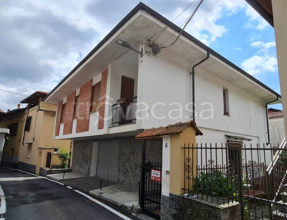 casa indipendente in vendita a Miagliano