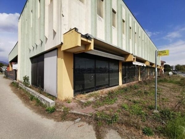 capannone in vendita a Mongrando