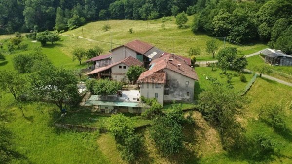 casa indipendente in vendita a Muzzano in zona Bagneri