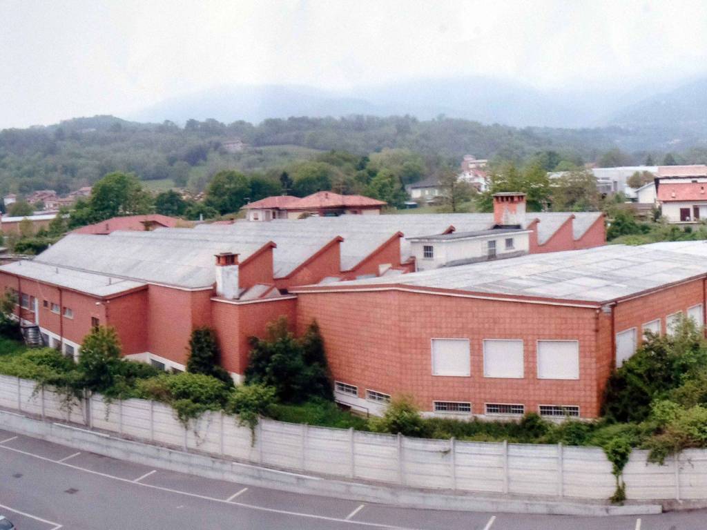 locale commerciale in vendita ad Occhieppo Inferiore